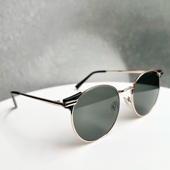 🌸DIFF EYEWEAR🌸 Logan Round Sunglasses - Picture 2 of 14